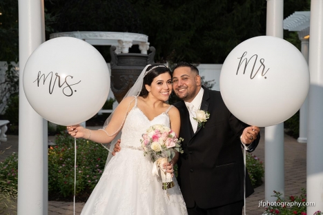 Stirling Nj Bride Groom With Balloons