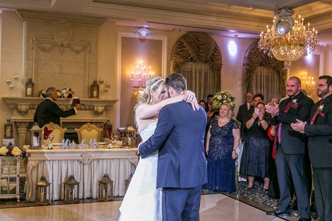 Romantic First Dance Bride Groom